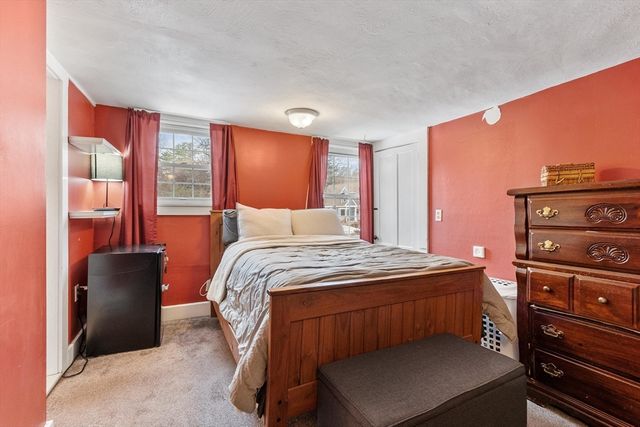 114 Chestnut St, Lunenburg, MA 01462