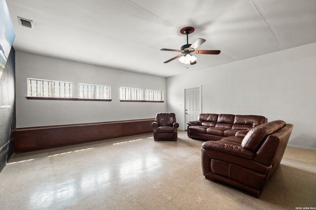 2835 Hiawatha, San Antonio, TX 78210