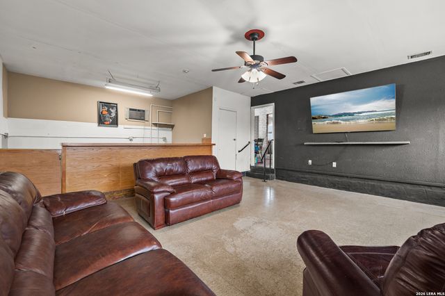 2835 Hiawatha, San Antonio, TX 78210