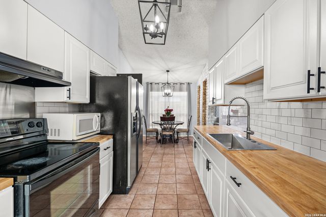 2835 Hiawatha, San Antonio, TX 78210