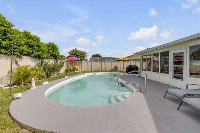 2952 CARRIAGE DRIVE, South Daytona, FL 32119