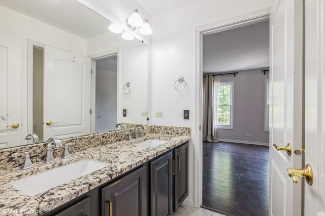 885 TIPPERARY Street, Gilberts, IL 60136