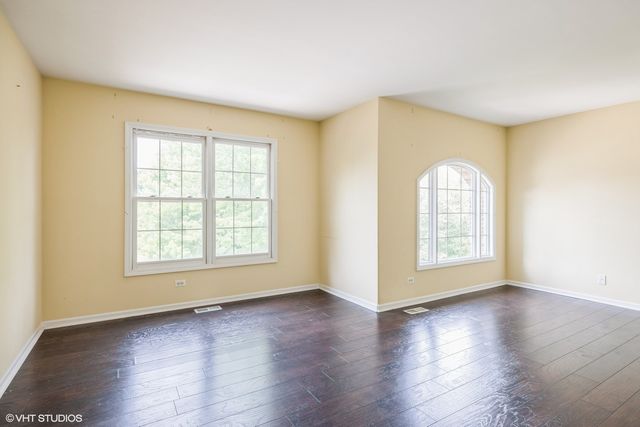 885 TIPPERARY Street, Gilberts, IL 60136