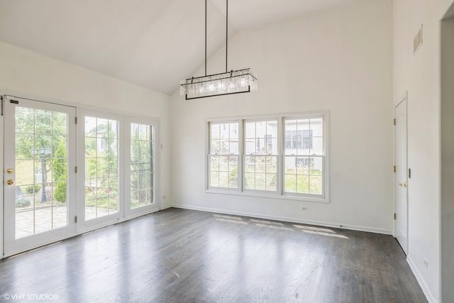 885 TIPPERARY Street, Gilberts, IL 60136