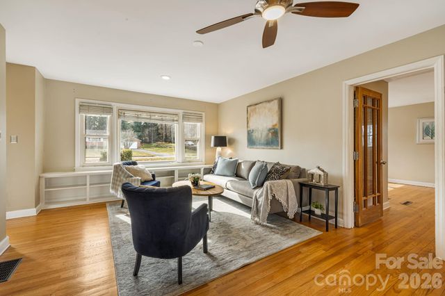 3226 Charlyne Drive, Hendersonville, NC 28792