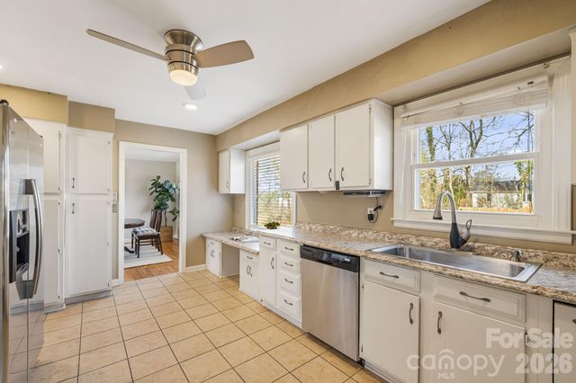 3226 Charlyne Drive, Hendersonville, NC 28792