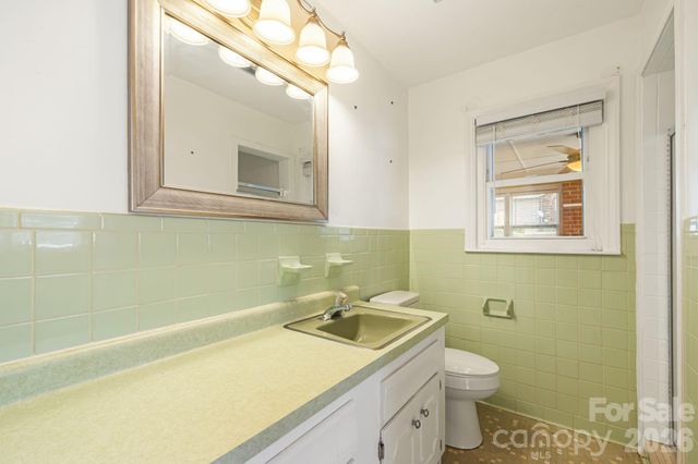 3226 Charlyne Drive, Hendersonville, NC 28792