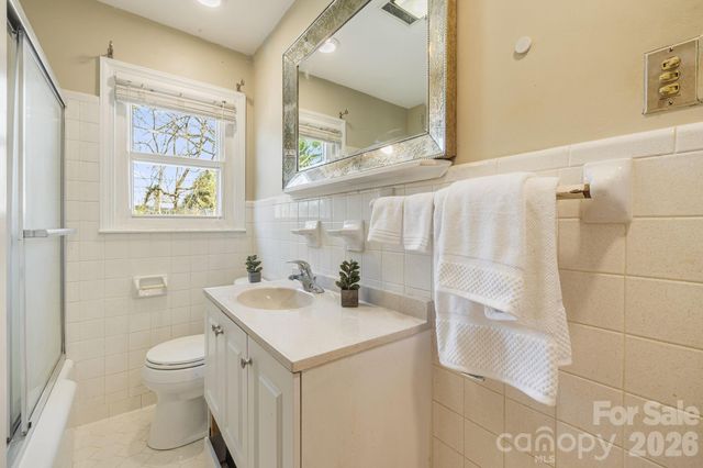 3226 Charlyne Drive, Hendersonville, NC 28792