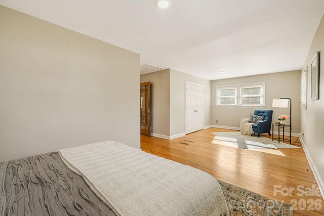 3226 Charlyne Drive, Hendersonville, NC 28792