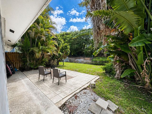 9262 Green Meadows Way, Palm Beach Gardens, FL 33418