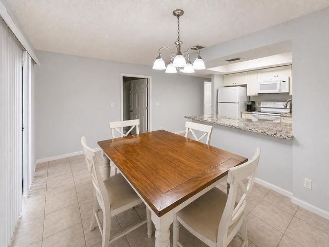 9262 Green Meadows Way, Palm Beach Gardens, FL 33418