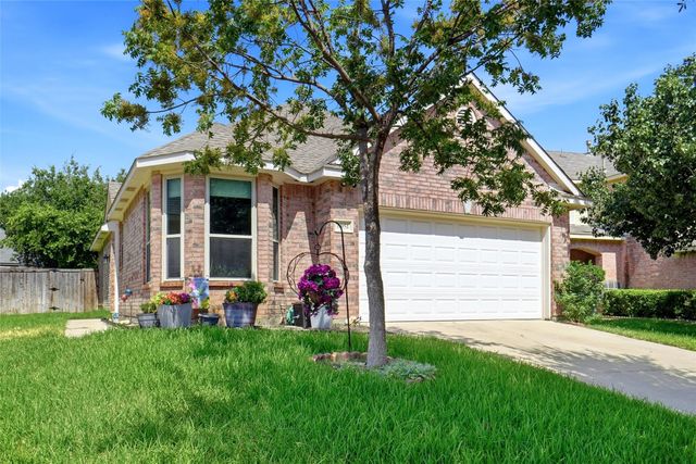 6951 Chaco Trail, Fort Worth, TX 76137