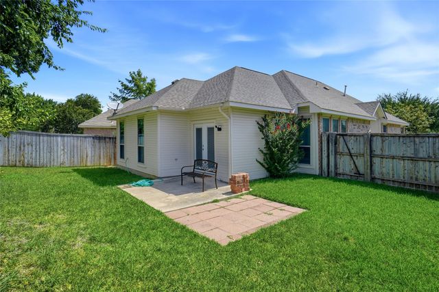 6951 Chaco Trail, Fort Worth, TX 76137