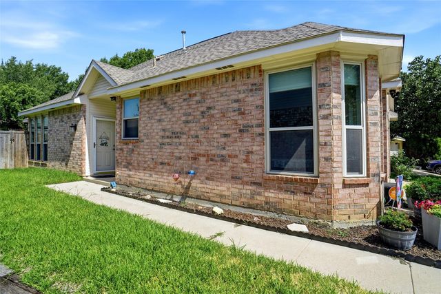 6951 Chaco Trail, Fort Worth, TX 76137