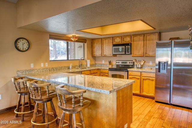 6689 COUNTRY CLUB Drive, Pinetop, AZ 85935