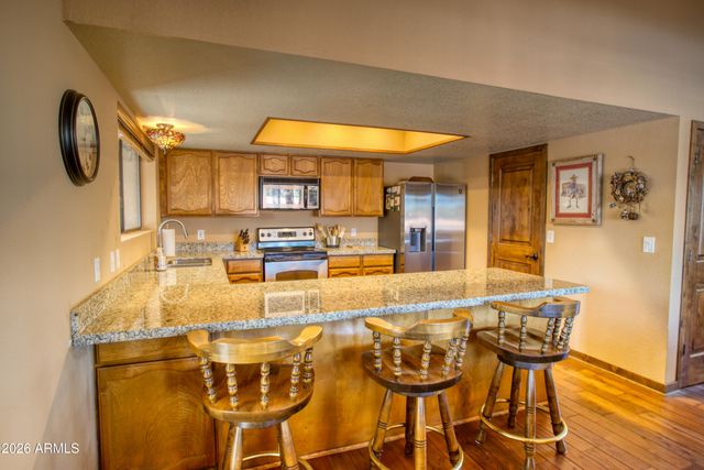 6689 COUNTRY CLUB Drive, Pinetop, AZ 85935