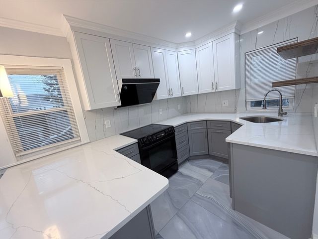 31 Quincy St 31, Quincy, MA 02169