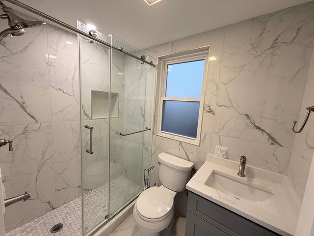 31 Quincy St 31, Quincy, MA 02169