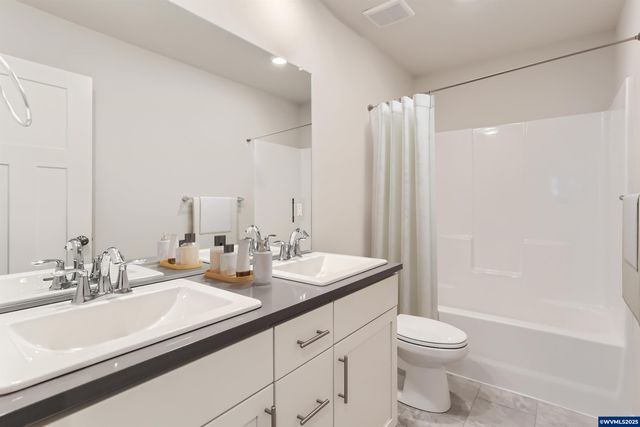 1566 Logan Pkw SE, Albany, OR 97322