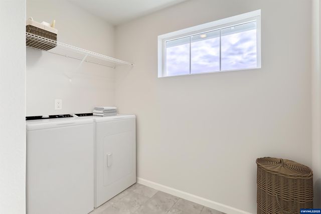 1566 Logan Pkw SE, Albany, OR 97322