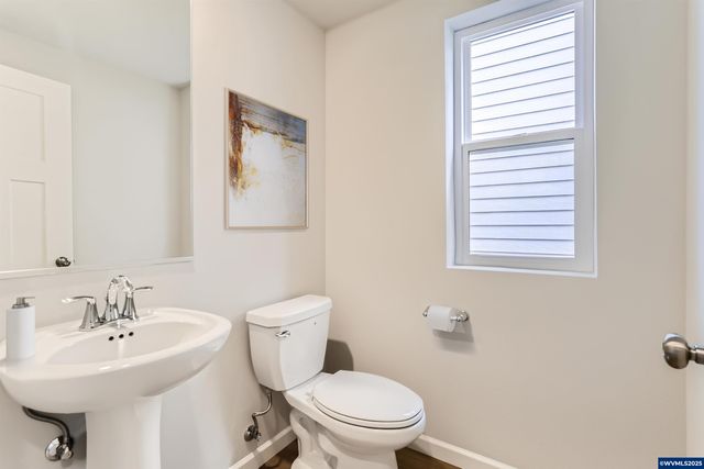 1566 Logan Pkw SE, Albany, OR 97322