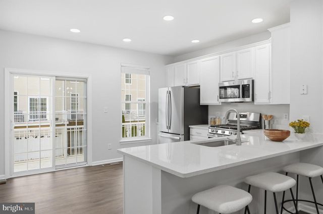 42834 MCCOMAS TER, Chantilly, VA 20152