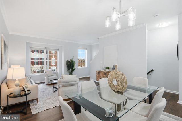 42834 MCCOMAS TER, Chantilly, VA 20152