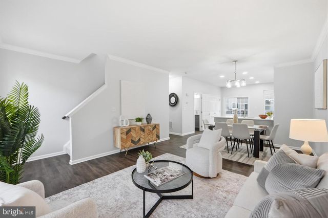 42834 MCCOMAS TER, Chantilly, VA 20152