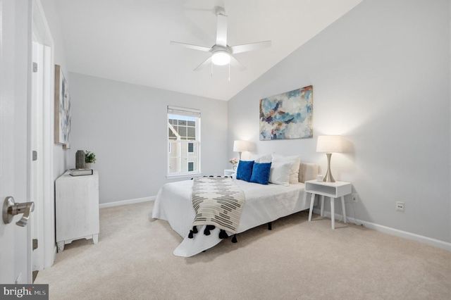 42834 MCCOMAS TER, Chantilly, VA 20152