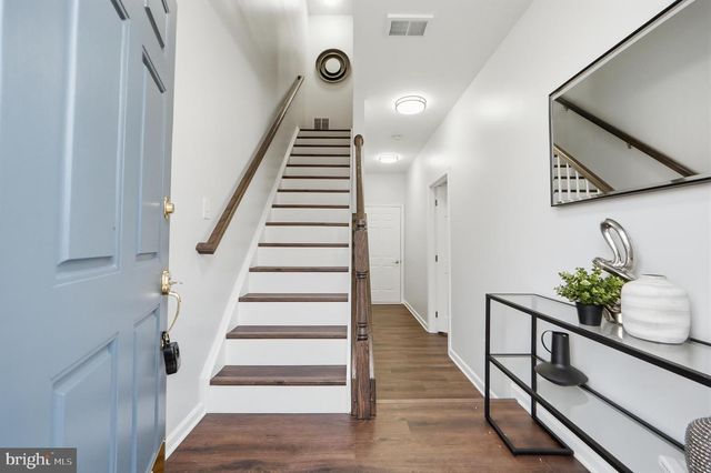 42834 MCCOMAS TER, Chantilly, VA 20152