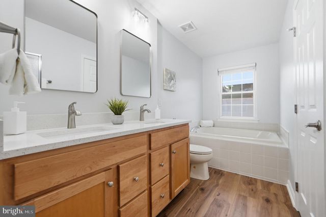 42834 MCCOMAS TER, Chantilly, VA 20152