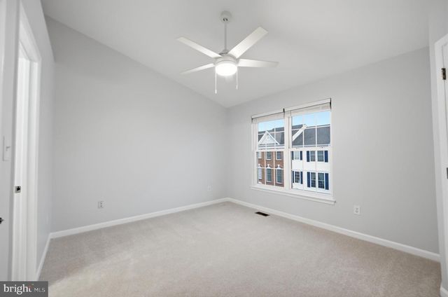 42834 MCCOMAS TER, Chantilly, VA 20152