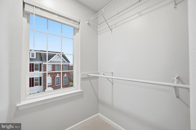 42834 MCCOMAS TER, Chantilly, VA 20152