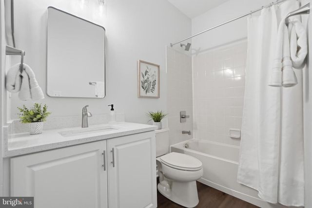 42834 MCCOMAS TER, Chantilly, VA 20152