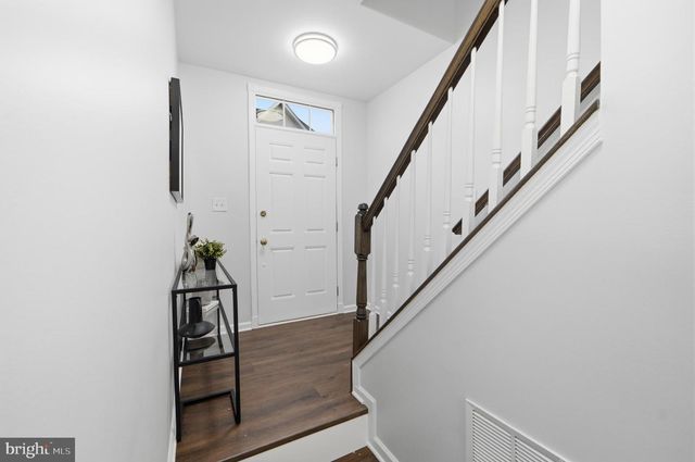 42834 MCCOMAS TER, Chantilly, VA 20152