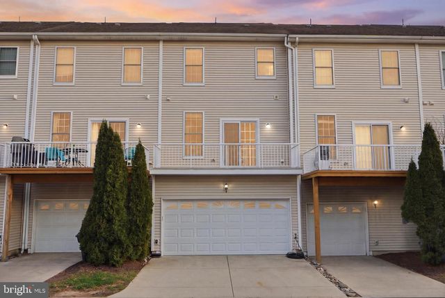 42834 MCCOMAS TER, Chantilly, VA 20152