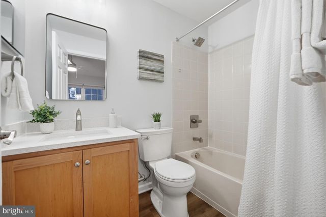 42834 MCCOMAS TER, Chantilly, VA 20152