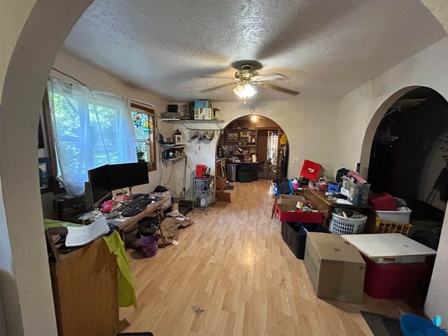 2921 Highland Ave, Sioux Falls, SD 57104