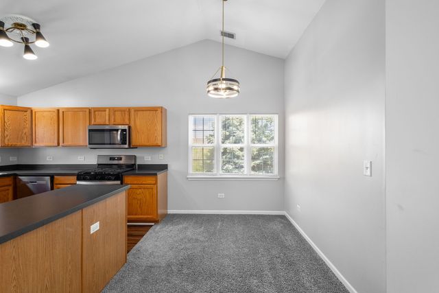 2827 Rutland Circle 204, Naperville, IL 60564