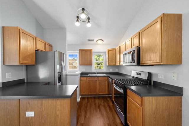 2827 Rutland Circle 204, Naperville, IL 60564