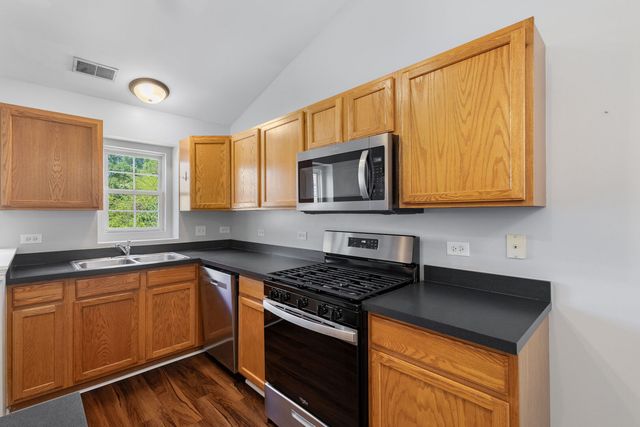 2827 Rutland Circle 204, Naperville, IL 60564