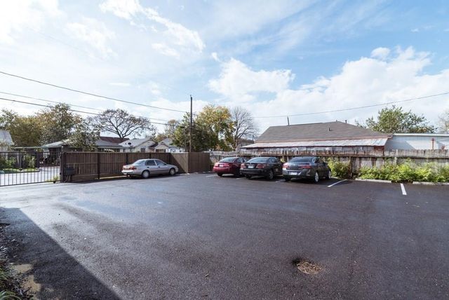 5327 Bell Street 8, Houston, TX 77023