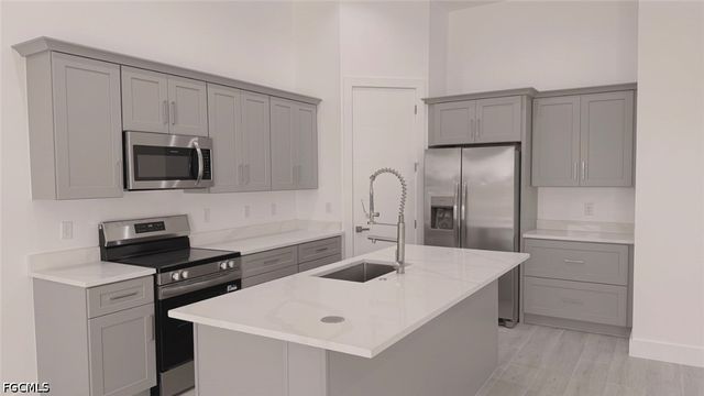 2104 NE 16th TER, Cape Coral, FL 33909