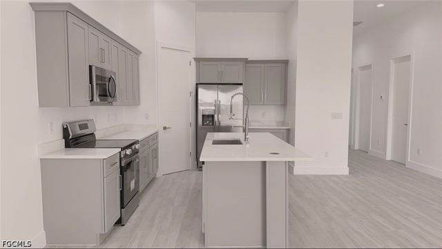 2104 NE 16th TER, Cape Coral, FL 33909