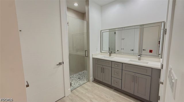 2104 NE 16th TER, Cape Coral, FL 33909