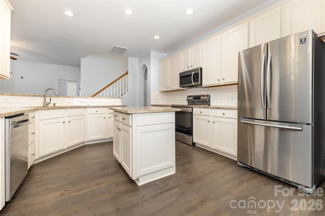 6533 Falls Lake Drive, Charlotte, NC 28270