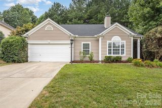 6533 Falls Lake Drive, Charlotte, NC 28270
