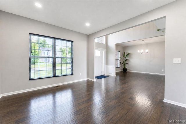 4146 Newgard Drive, Lake Orion, MI 48359