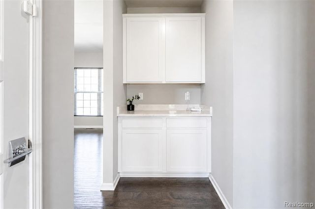 4146 Newgard Drive, Lake Orion, MI 48359