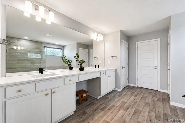 4146 Newgard Drive, Lake Orion, MI 48359